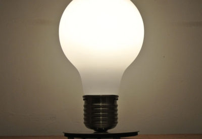 90'S Light Bulb Table Lamp